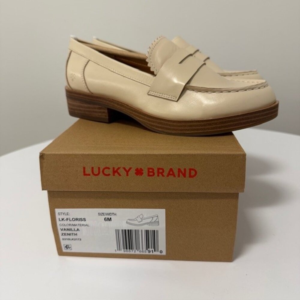 New in Box Lucky Brand Floriss Loafer Vanilla size 6